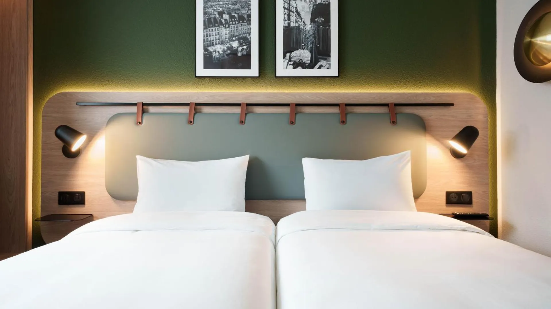 Campanile Prime 19 - La Hotel Paris