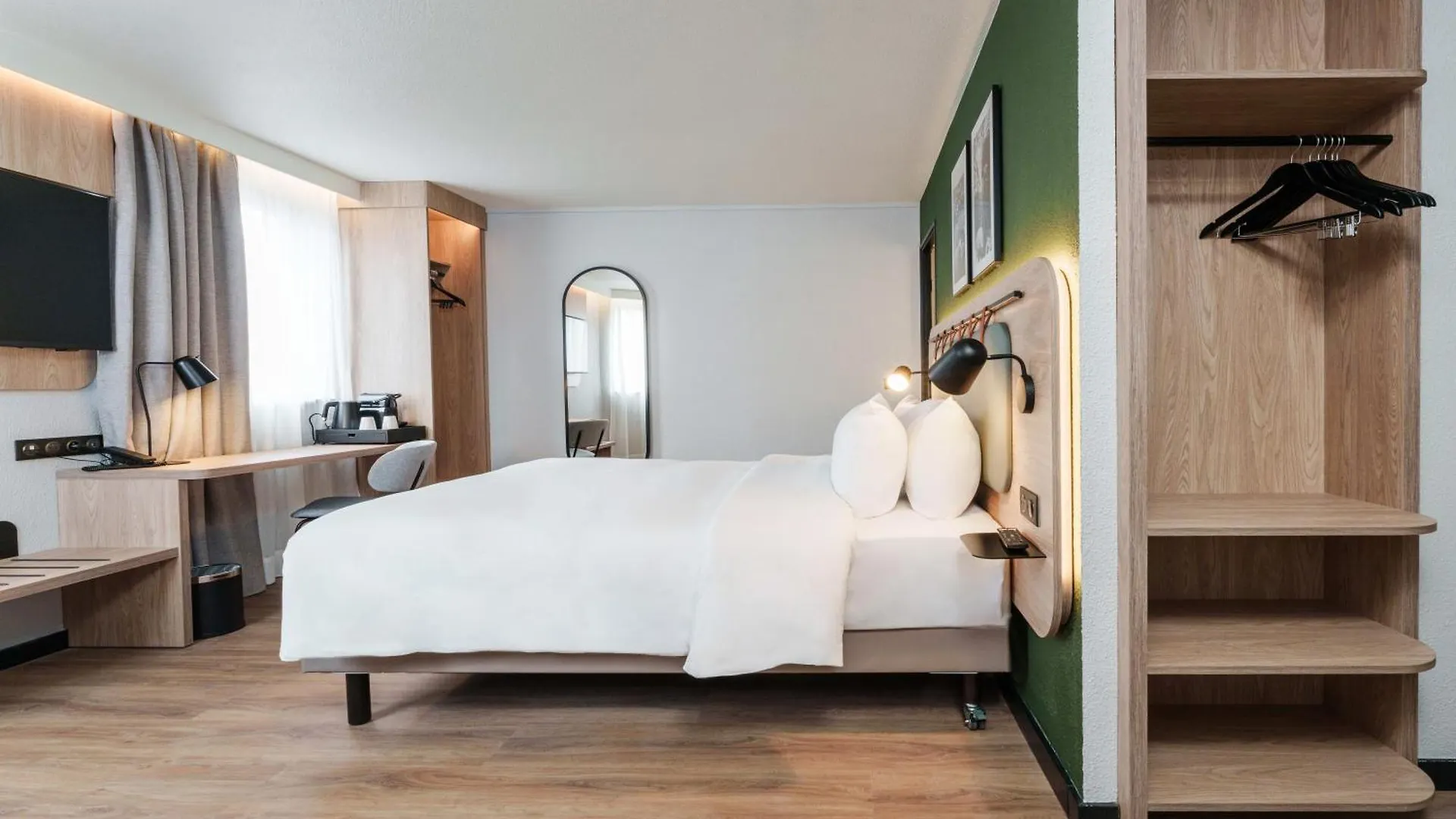 Hotel Campanile Prime 19 - La 3*