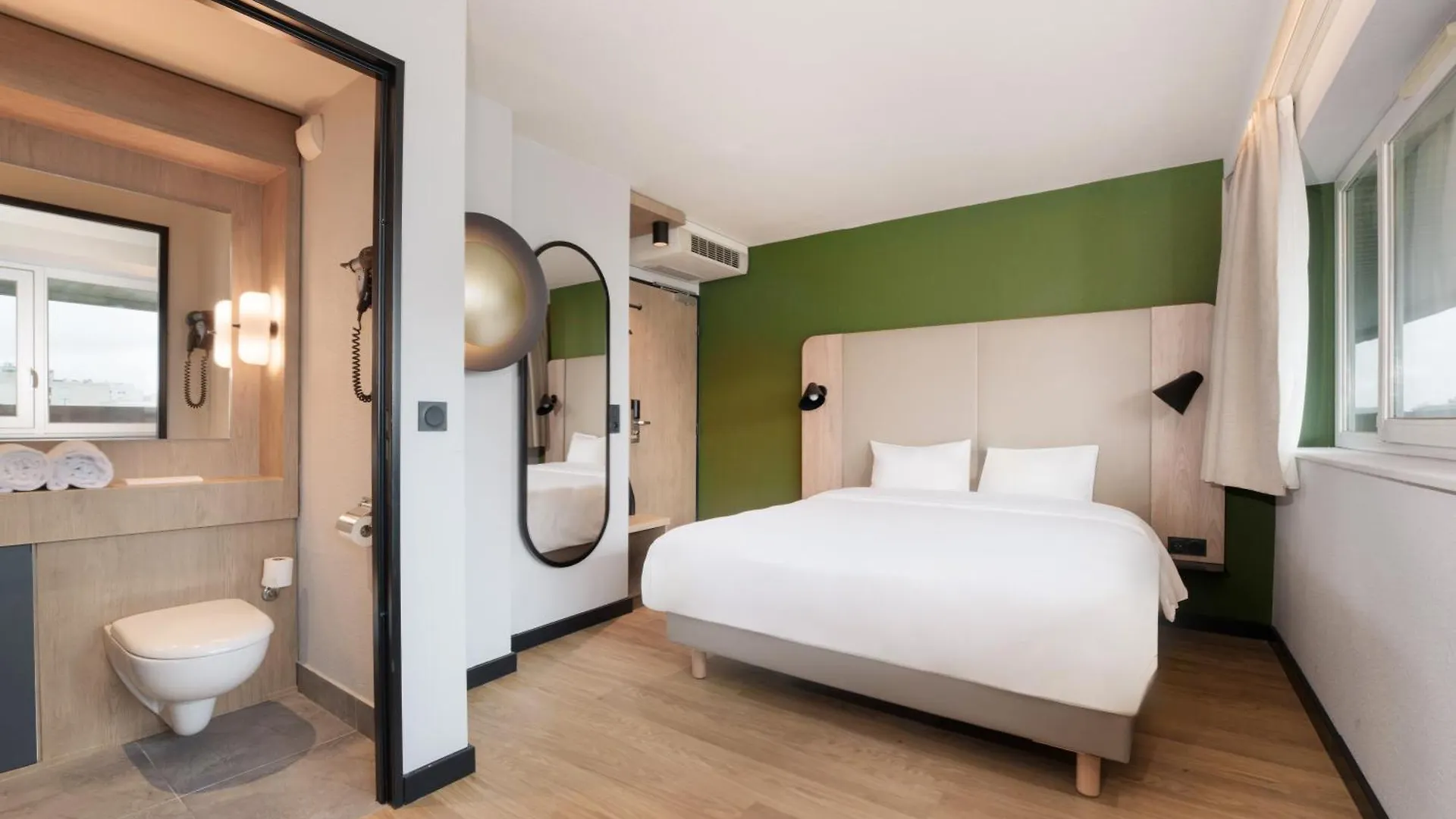 Campanile Prime 19 - La Hotel Paris