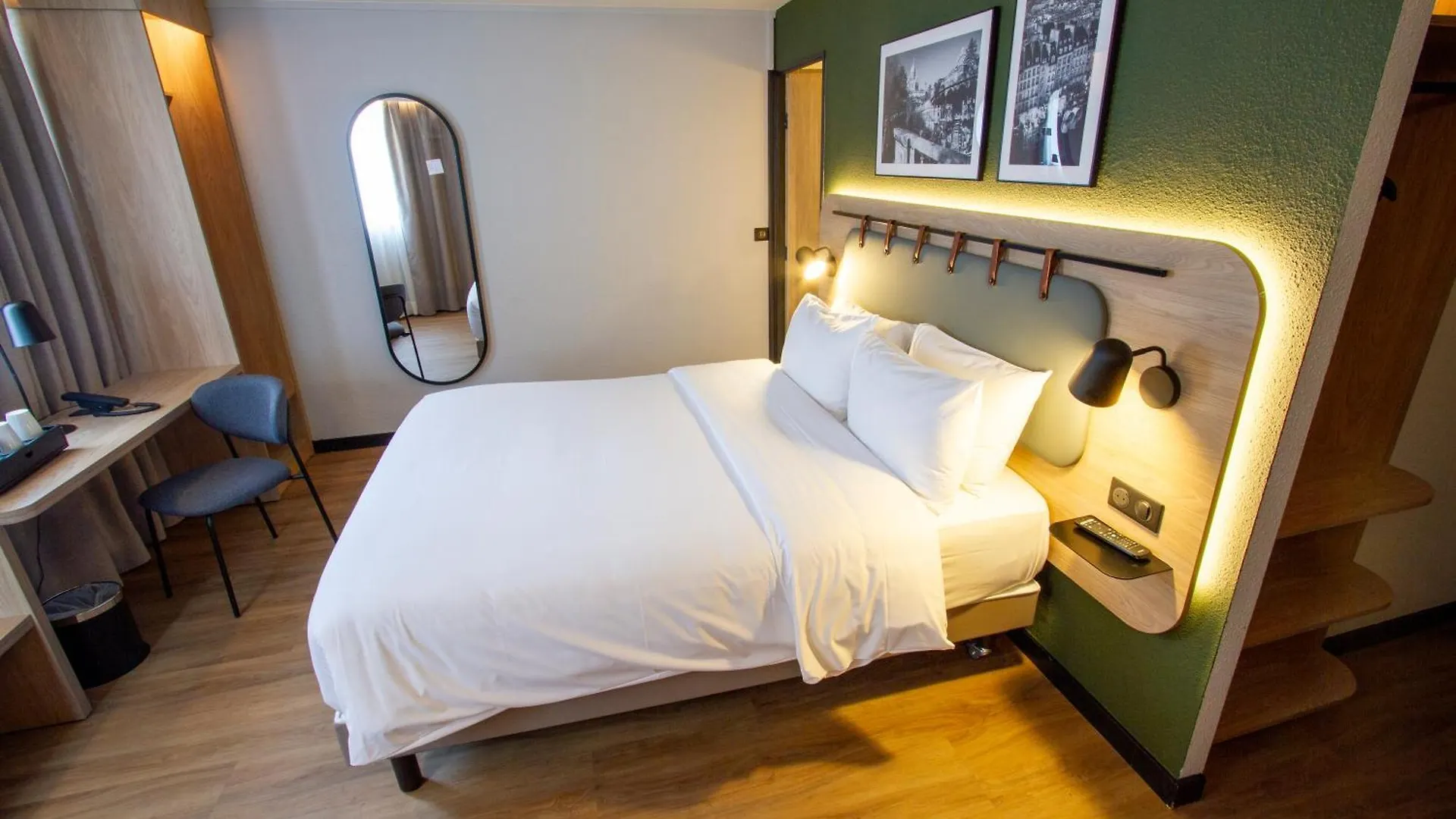 Campanile Prime 19 - La Hotel Paris