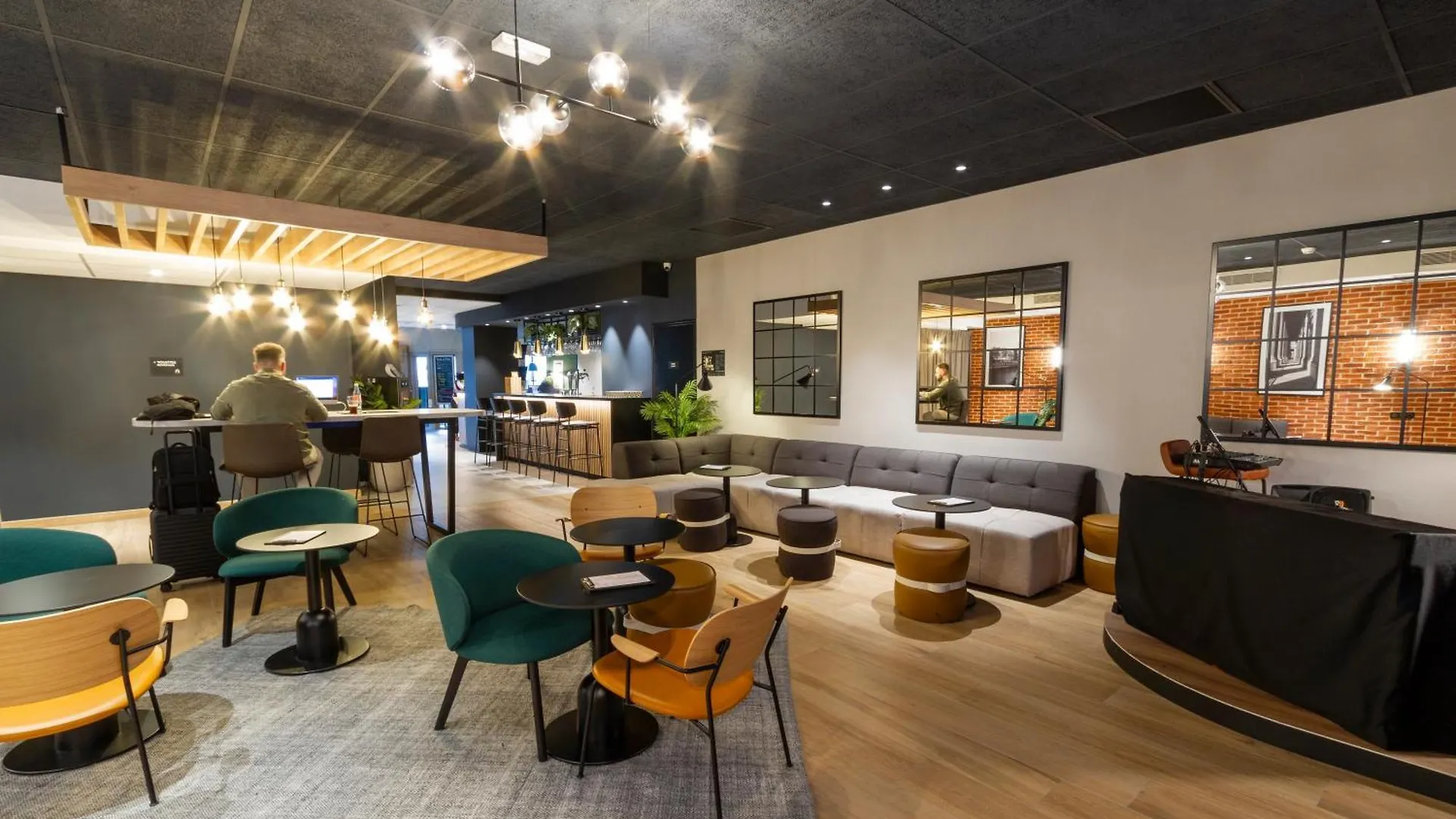 Campanile Prime 19 - La Hotel