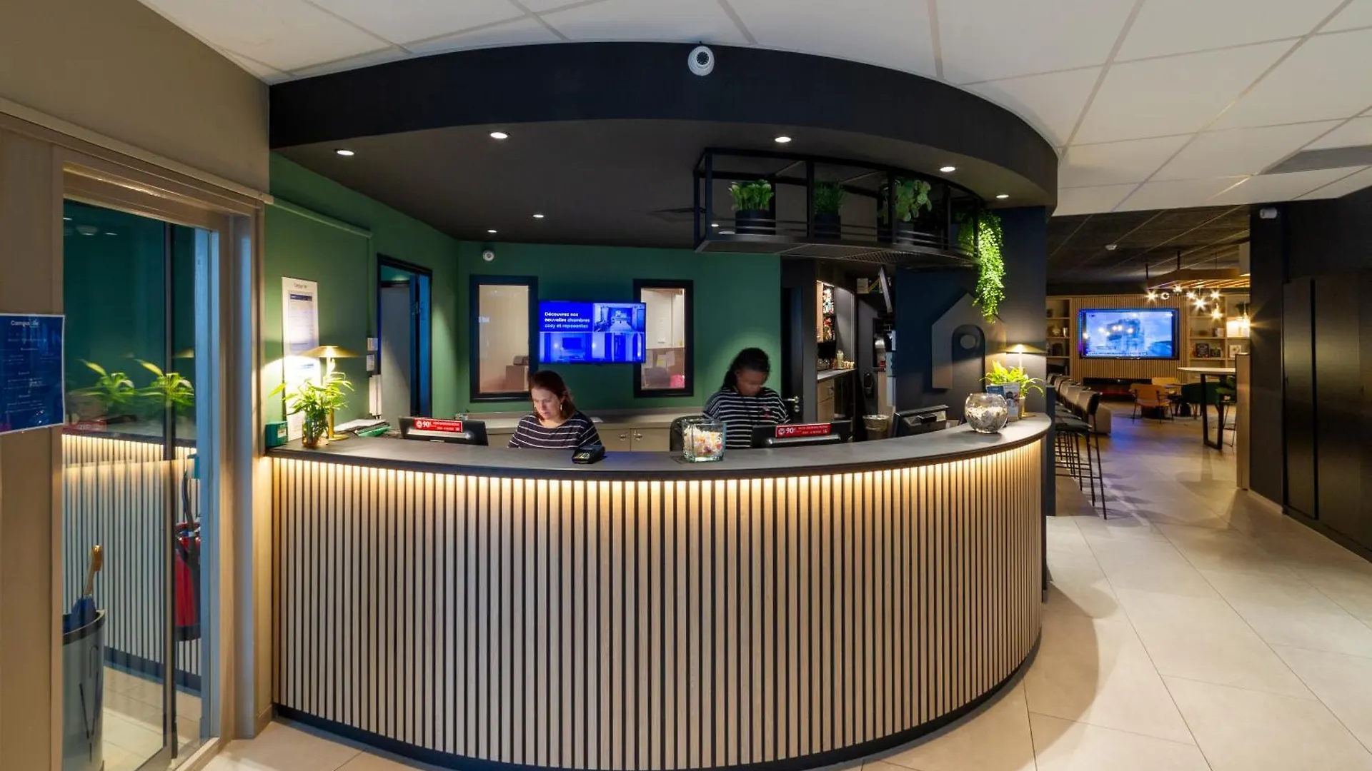 Hotel Campanile Prime 19 - La 3*